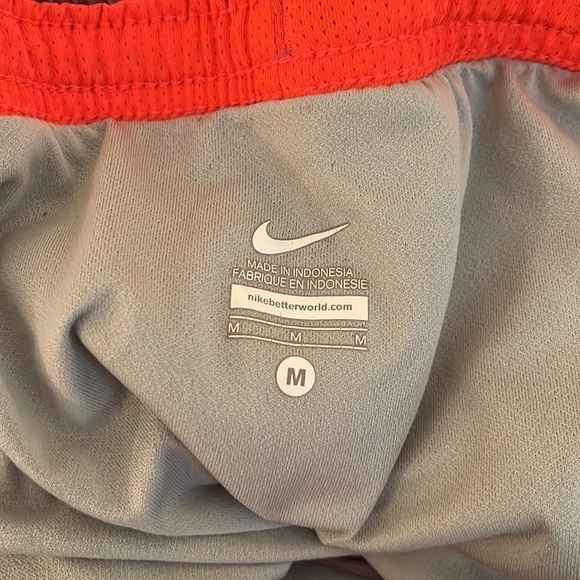 𝅺NIKE Athletic Running Shorts - Picture 11 of 13